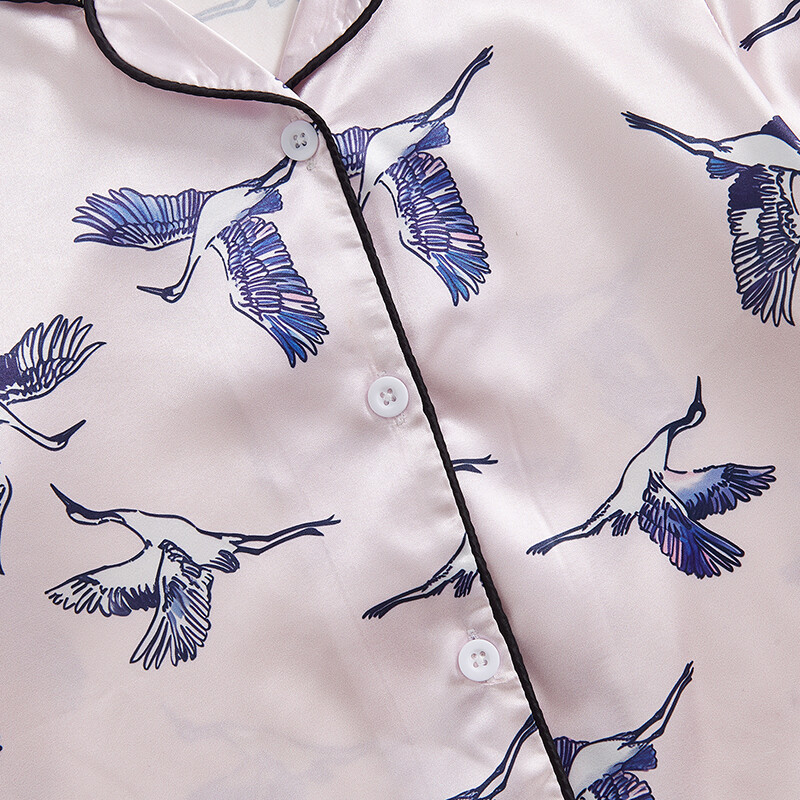 Bērnu meiteņu satīna 2 daļiņu pidžamas komplekts ar celtņa/žirafes apdruku ar īsām piedurknēm, nolaižamiem apkakles topi ar elastīgu jostasvietu, šorti, naktsveļa