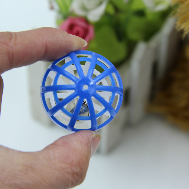 10 gab./komplektā Plastmasas kaķu mājdzīvnieku skaņas rotaļlietas kaķu rotaļlietas, dobas, apaļas, krāsainas rotaļlietas ar bumbiņām ar mazu zvaniņu kaķu izstrādājumiem