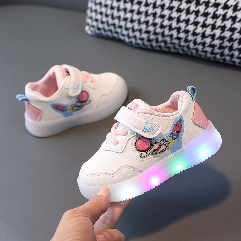 Pavasario ir rudens sporto vaikiški šviečiantys batai mažiems ir vidutinio amžiaus vaikams Space Flyer Šviečiantys batai berniukams ir mergaitėms Kūdikių treniruočių bateliai