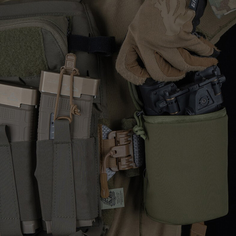 Taktiskā nakts redzamības aizsargbrilles uzglabāšanas soma Ferro stila mīksta polsterēta NVG kabata Molle medības šaušanai Airsoft žurnāla maisiņš