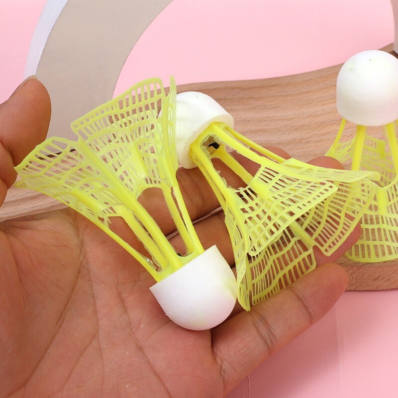 Nešiojamas badmintono treniruoklis Badmintono treniruotės Robotas Savarankiško mokymosi treniruotės Atšokimo badmintono įrankis Profesionalios „Shuttlecock“ reikmenys