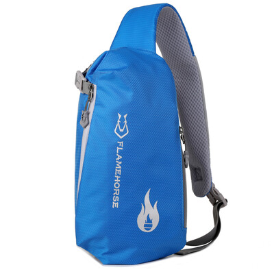 Crossbody Sling Bag Īpaši viegla ūdensnecaurlaidīga neilona plecu soma ar austiņu atveri, ideāls ceļojumu kompanjons
