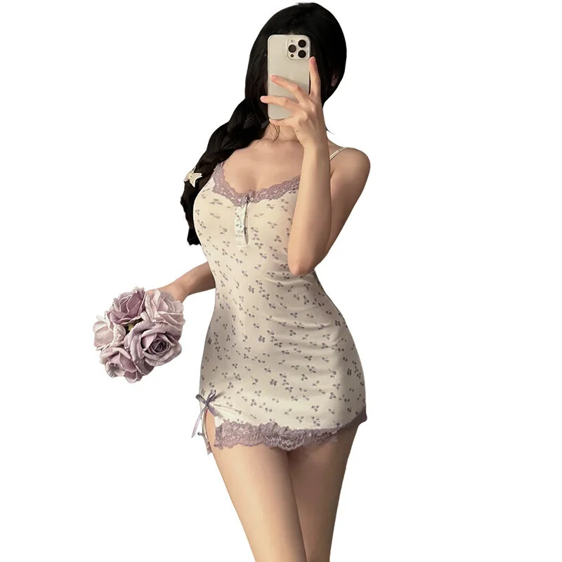 Seksualūs vyšnių skonio naktiniai marškiniai be rankovių, moteriška patalynė, maža krūtinė, nėriniais puošta miegui skirta vasaros atrakcija