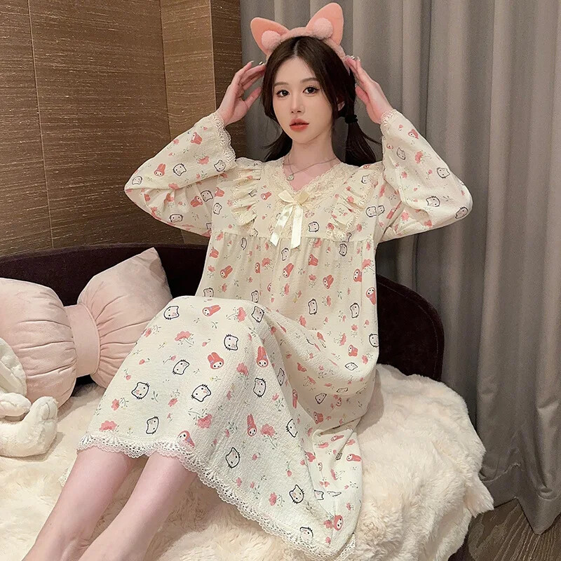 Moteriški rudeniniai ilgomis rankovėmis raukinti medvilniniai naktiniai mielas animacinio filmo dizainas, tinkamas pertekliniam svoriui namų drabužiai