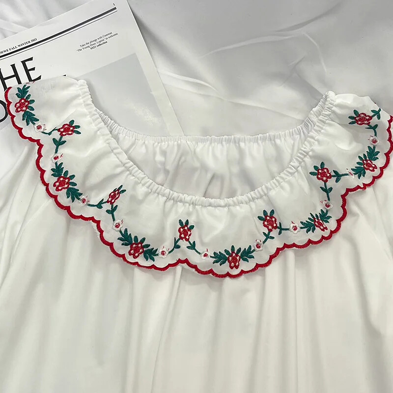 Vasaros stiliaus įžymybių saldūs miegui skirti balti raukiniai medvilniniai naktiniai moteriški viršutiniai drabužiai Namų drabužiai Real Shoot Didmeninė prekyba