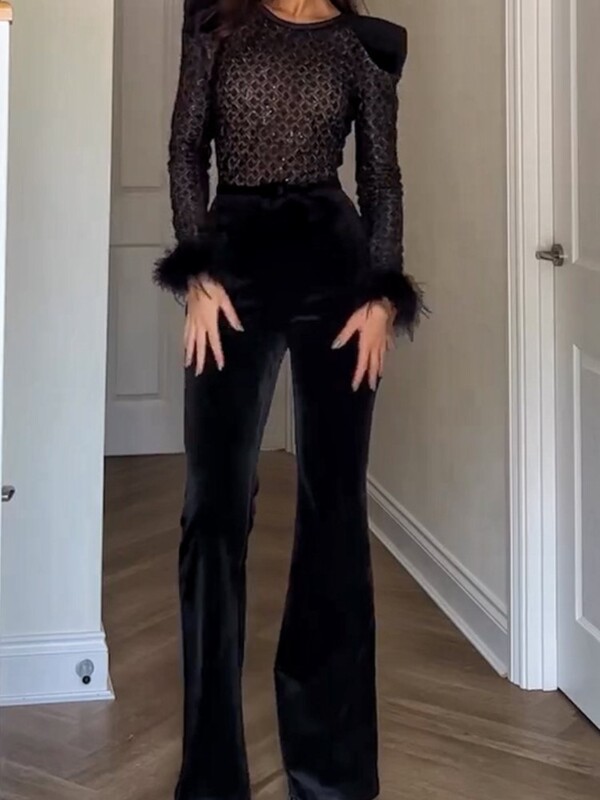 Uus litritega mustade sulgedega ümmargune kaelus kuldne sametist õmblusega pikkade varrukatega kombinesoon vabaaja naiste seksikas pikkade varrukatega kombinesoon