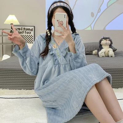 Uus flanellist talveunekleit naiste paksendatud suur avara istuvusega magus korallisamet, soe keskmise pikkusega kleit öösärk