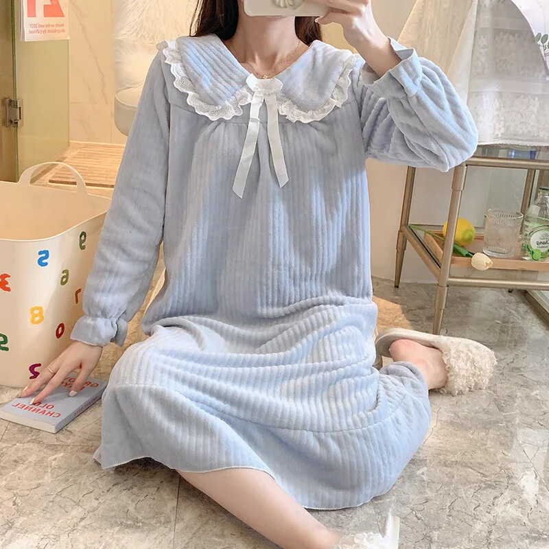 Uus flanellist talveunekleit naiste paksendatud suur avara istuvusega magus korallisamet, soe keskmise pikkusega kleit öösärk