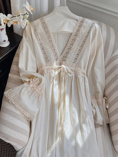 Moteriška vintažinė princesė naktinė suknelė pavasario rudens grynos medvilnės V formos kaklo raukiniai Suvarstyti Viktorijos laikų pasakų miegui Pižamos naktinukai