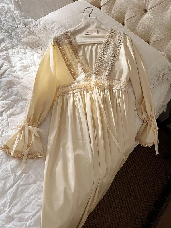 Moteriška vintažinė princesė naktinė suknelė pavasario rudens grynos medvilnės V formos kaklo raukiniai Suvarstyti Viktorijos laikų pasakų miegui Pižamos naktinukai