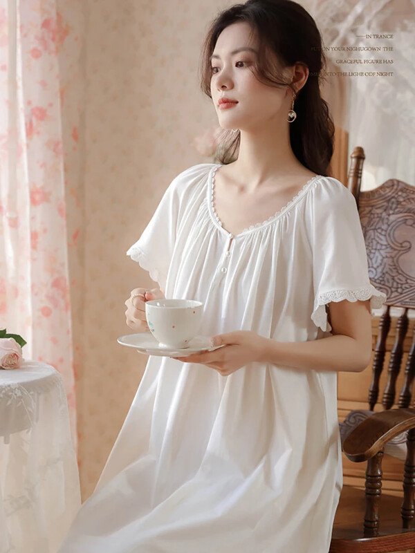 Baltas sievietes vasaras īsām piedurknēm volāni Romantisks Viktorijas laika naktskrekls Kokvilnas vintage princeses mežģīnes brīvi pasaku naktskrekli