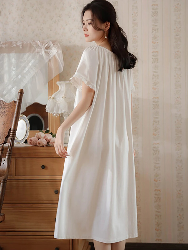 Baltas sievietes vasaras īsām piedurknēm volāni Romantisks Viktorijas laika naktskrekls Kokvilnas vintage princeses mežģīnes brīvi pasaku naktskrekli