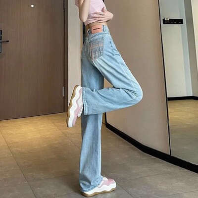 Moteriški džinsai, laisvi, aukštu juosmeniu su kutais su kišenėmis, siuvinėjimais. Įprastos plačios kelnės, tiesios kelnės.