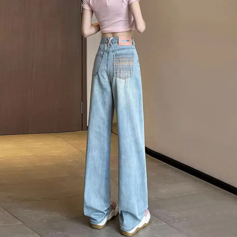 Moteriški džinsai, laisvi, aukštu juosmeniu su kutais su kišenėmis, siuvinėjimais. Įprastos plačios kelnės, tiesios kelnės.