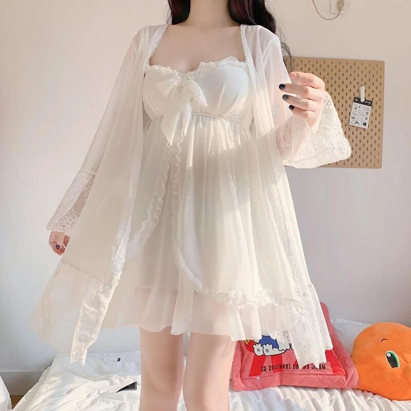 Κομψά, γλυκά, μασίφ, λευκά σετ γυναικείων ρόμπων Κομψά δαντελωτά παπιγιόν με διχτυωτό ρούχο ύπνου Αναπνεύσιμο λεπτό νυχτικό
