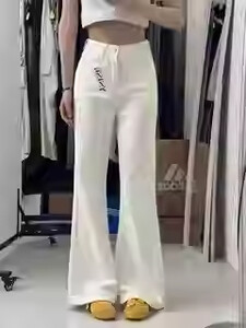 Retro mėlynos spalvos platėjantys džinsai 2025 m. moteriški pavasario rudeniniai naujos džinsinės kelnės aukštu juosmeniu korėjietiškos moteriškos elastingos plonos džinsinės kelnės