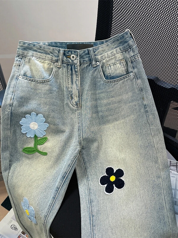 Preppy stiliaus džinsų dizaino siuvinėjimas gėlėmis aukštu juosmeniu, laisvalaikio palaidos kelnaitės pavasario rudens mada, saldūs moteriški drabužiai, 2024 m.