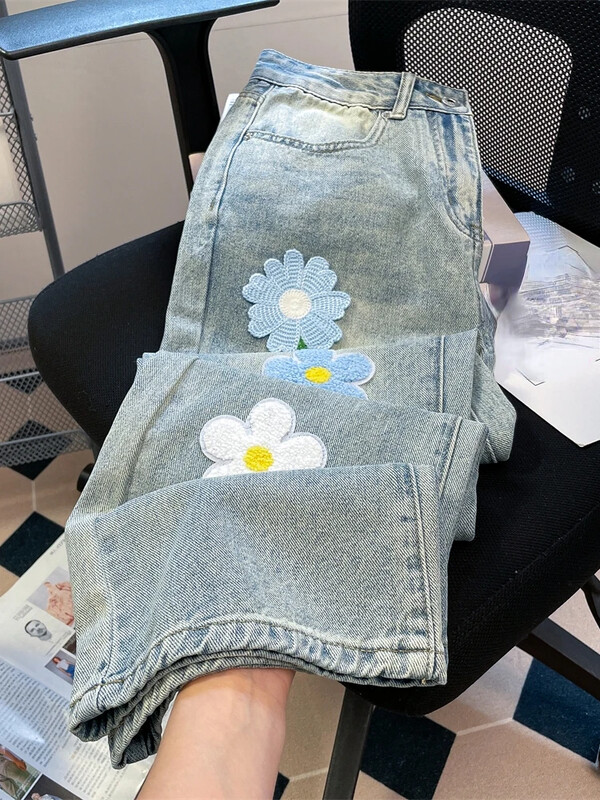 Preppy stiliaus džinsų dizaino siuvinėjimas gėlėmis aukštu juosmeniu, laisvalaikio palaidos kelnaitės pavasario rudens mada, saldūs moteriški drabužiai, 2024 m.