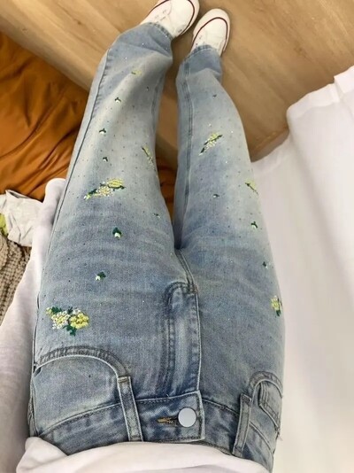 Vintažinio stiliaus didelio dydžio siuvinėti moteriški džinsai aukštu juosmeniu klubus dengiantys tiesios kojos varpelio apačia Vasarinė plona versija