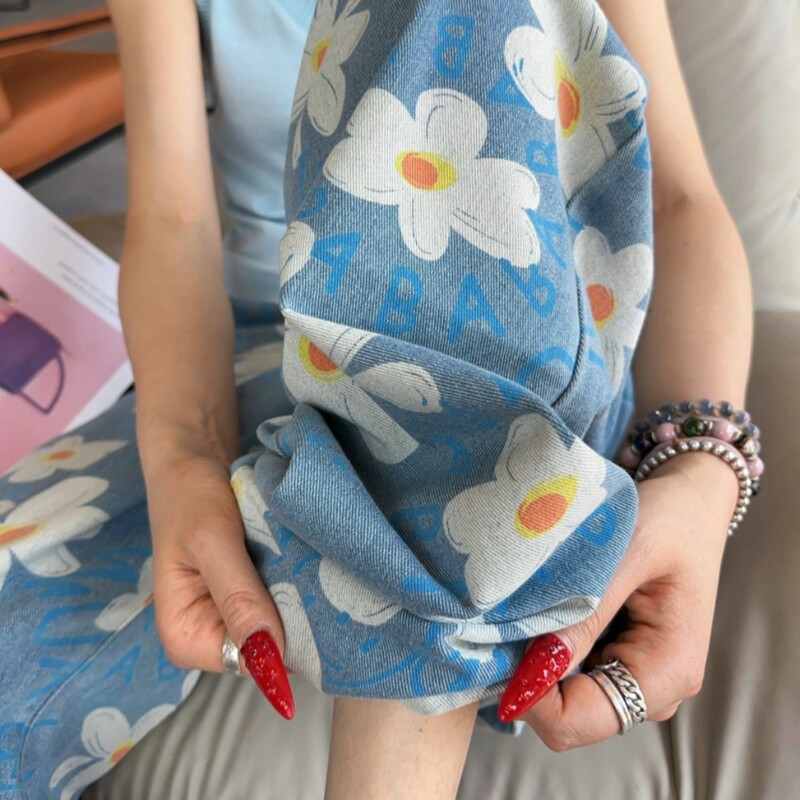 Moteriški džinsai Kūryba Individualios moksleivės gėlėtos raidės Saldžios šventės Atsitiktinis korėjietiškas stilius Unikali plačia kojelė aukštu juosmeniu Prašmatnus