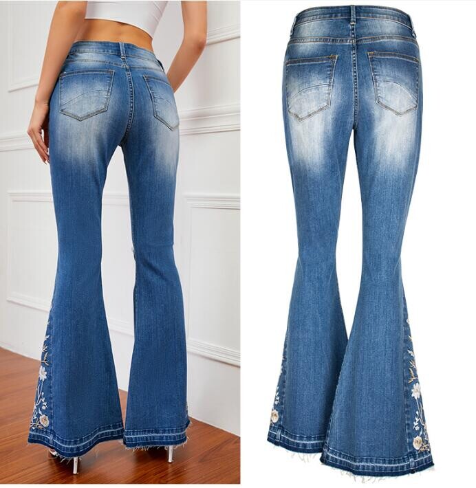 Moteriški džinsai su varpeliu