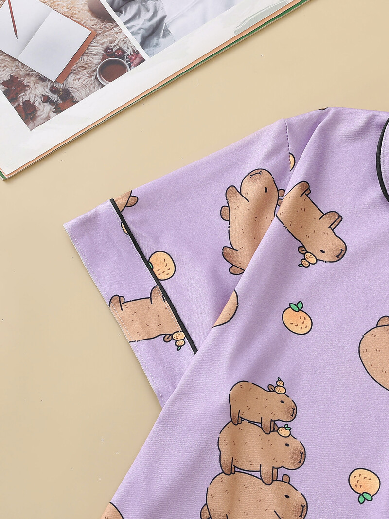 Ljubičasta pozadina, slatki kapibara kardigan ženski komplet za spavanje, majica kratkih rukava i široke hlače, udobna ženska odjeća za spavanje