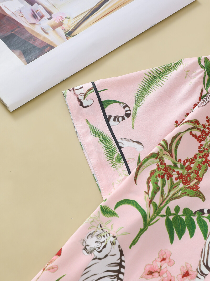 Laisvalaikio gėlėmis tigro raštais moteriškų miego drabužių komplektas megztinis trumpomis rankovėmis ir laisvi šortai patogūs moteriški miego drabužiai