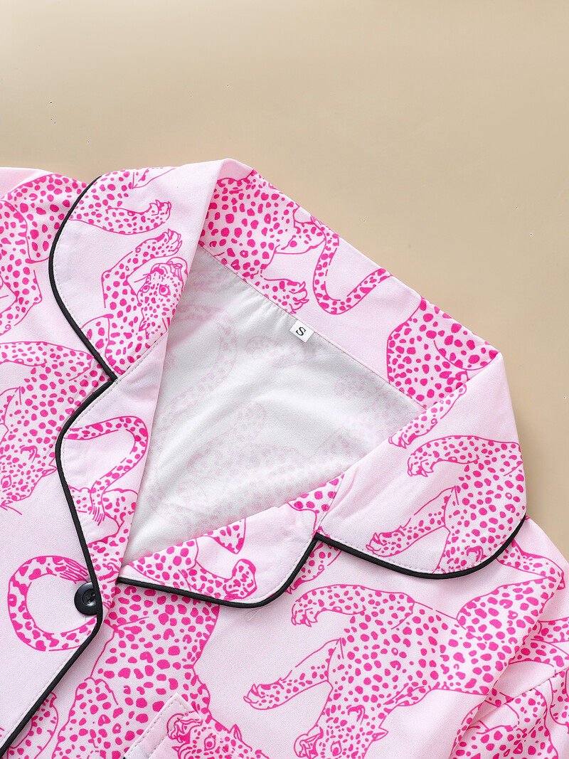 Vabaaja roosa leopardimustriline pidžaamakomplekt naistele revääriga lühikeste varrukatega topp ja kottis lühikesed püksid, naiste puhkeriided