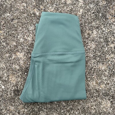 Ühevärviline seljatasku kõrge vöökohaga Jooga säärised Naiste sport Kärbitud püksid Või Sportlik jõusaal Põhjalik treening Jooks