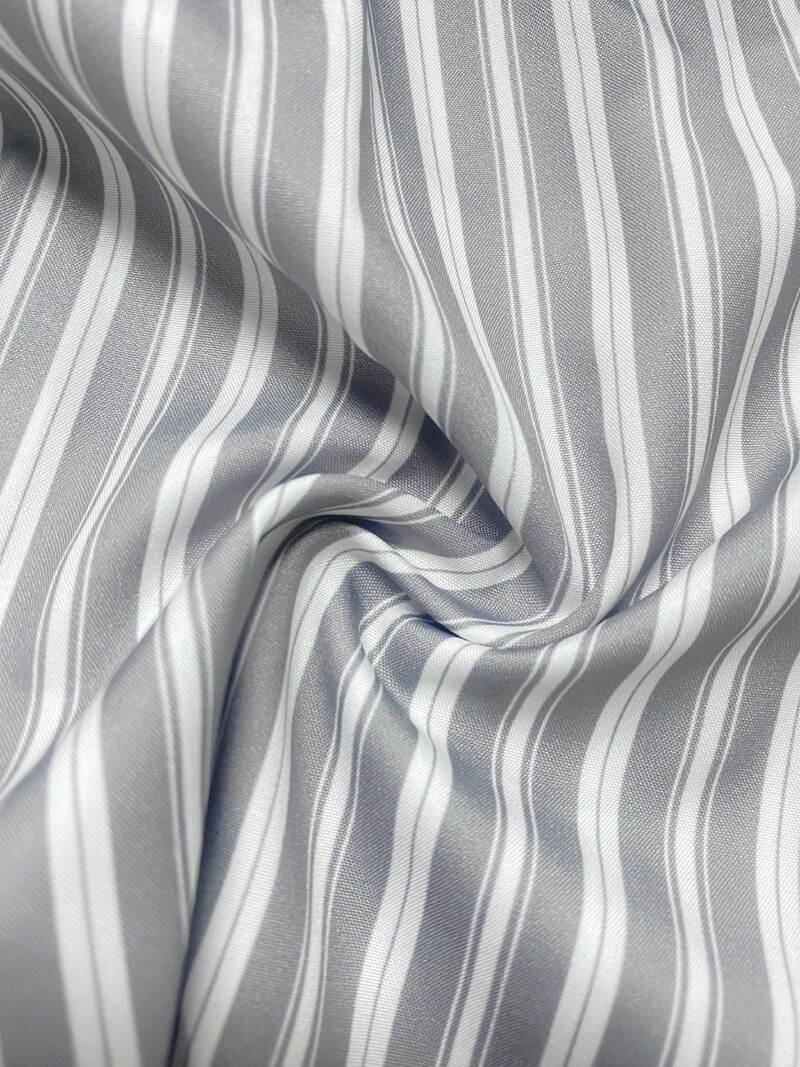 Vīriešu ikdienas naktskrekls ar pogām garām piedurknēm ar V veida kakla izgriezumu Modes mājas apģērbs brīvi pieguļošs, svītrains Premium pidžamas 2024. gada jaunums