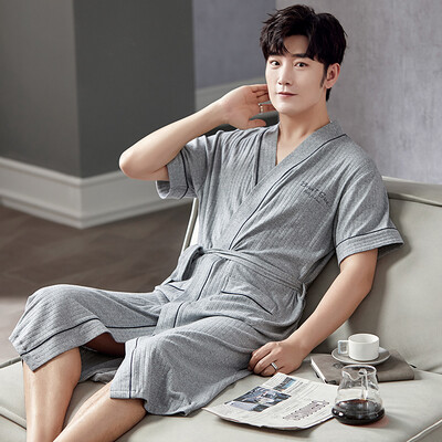 Madingi chalatai Naujo stiliaus ploni medvilniniai megzti vyriški chalatai su V kaklu Vyriški seksualūs miegui vasariniai vyriški kimono trumpomis rankovėmis pižamos L-4XL