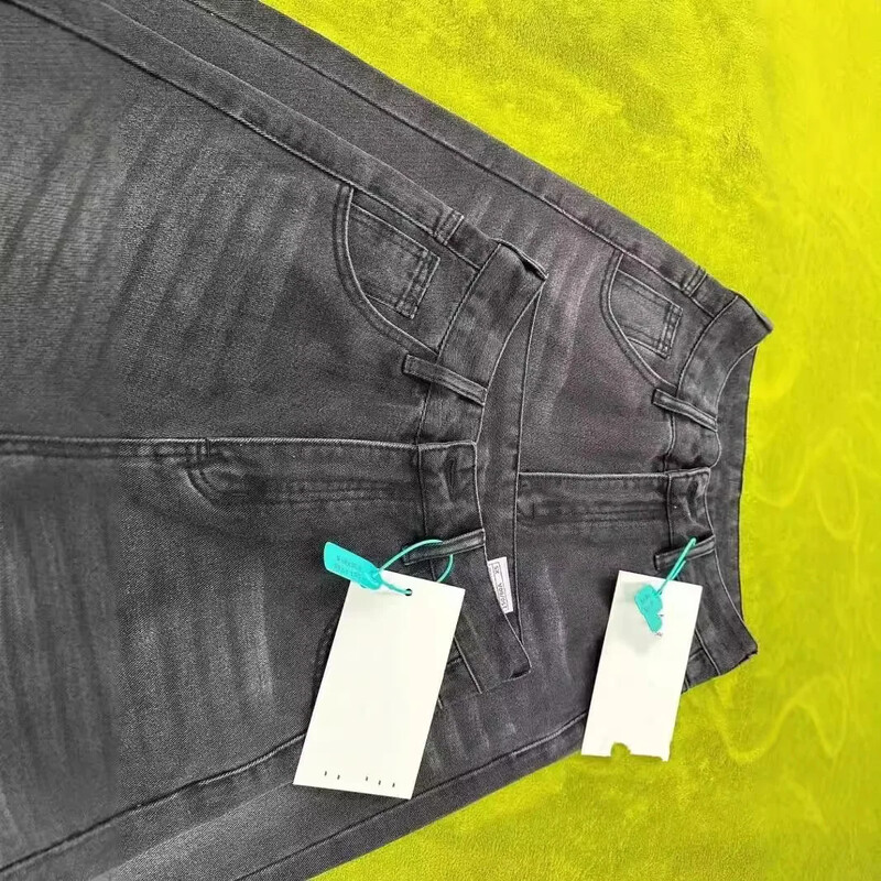 Tievējoši sieviešu džinsi ar augstu vidukli Bumbierveida, brīvi pieguļoši, taisnām kājiņām, lielizmēra sieviešu džinsa bikses