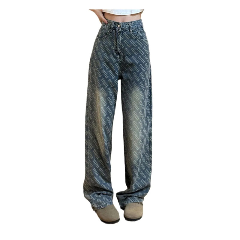 Uus mood salenemist soodustavad sirge säärega pikad teksad naistele kõrge vöökohaga, lahtised teksapüksid Trendikas kirjatrükis disain