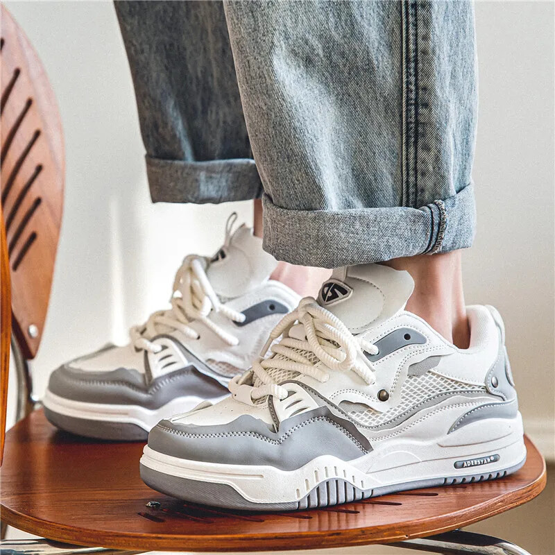 Meeste vulkaniseeritud kingad Trendikad, isikupärastatud teismeliste vabaajajalatsid, ümmargused paelad, pluss suuruses platvormkingad Meeste kingad