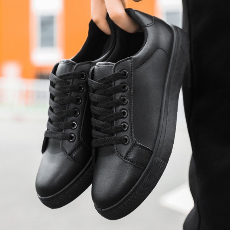 Prabangių prekių ženklų vyriški avalynė Laisvalaikio odiniai batai Suvarstomi plokščiai Tendencija Neslystantys sportbačiai Žemi vulkanizuoti batai Didesnio dydžio 48 batai