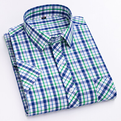 Moodne puuvillane ruuduline särk meeste lühikeste varrukatega, ühe plaastriga taskudisain Noor vabaaja, standardse sobivusega meeste särk