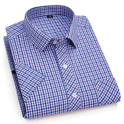 Moodne puuvillane ruuduline särk meeste lühikeste varrukatega, ühe plaastriga taskudisain Noor vabaaja, standardse sobivusega meeste särk