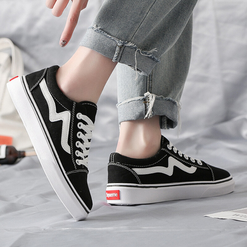 2025 m. pavasario nauji drobiniai batai Moteriški kvėpuojantys lentos batai studentams Laisvalaikiai sportbačiai Suvarstomi sportiniai teniso treniruokliai bėgimo bateliai