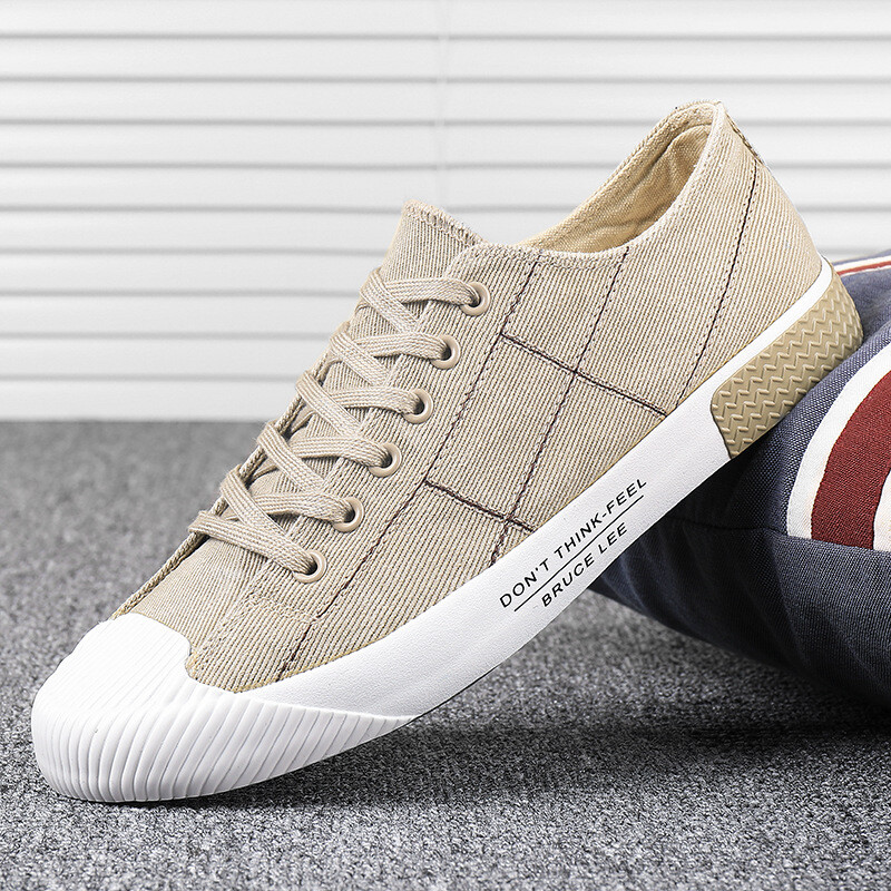 Nauji vyriški žemo kirpimo drobiniai batai studentams Joker suvarstomi laisvalaikio batai.