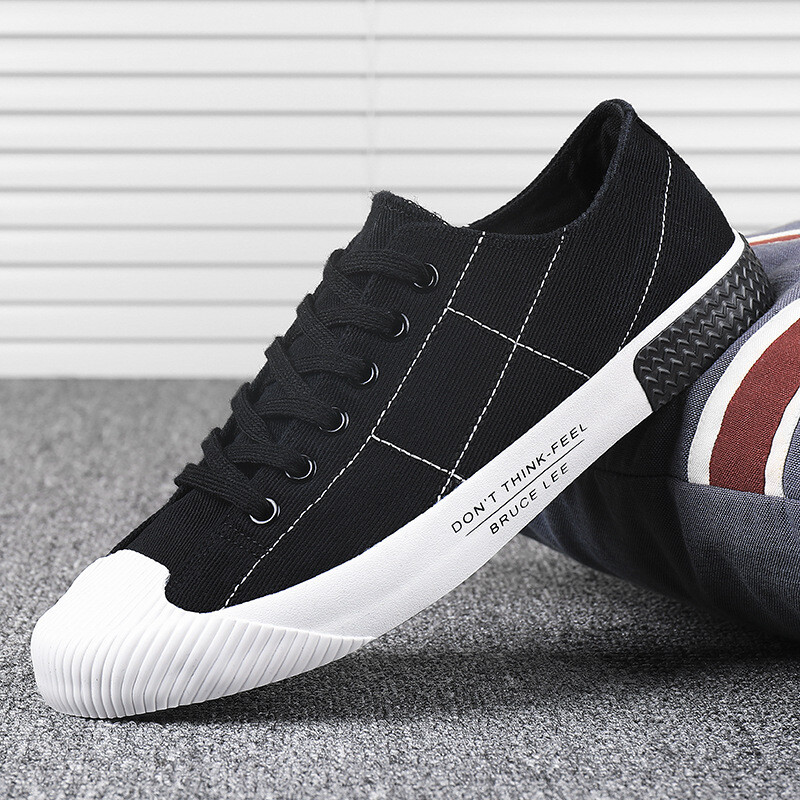 Nauji vyriški žemo kirpimo drobiniai batai studentams Joker suvarstomi laisvalaikio batai.