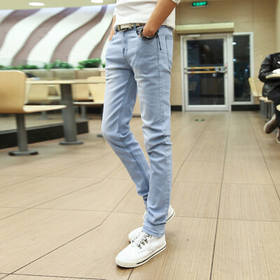 Vīriešu džinsi, 2025. gada vasara, jauns korejiešu stils, tievs vienkrāsains jaunatnes melnas mazas pēdu bikses, moderns vīriešu apģērbs
