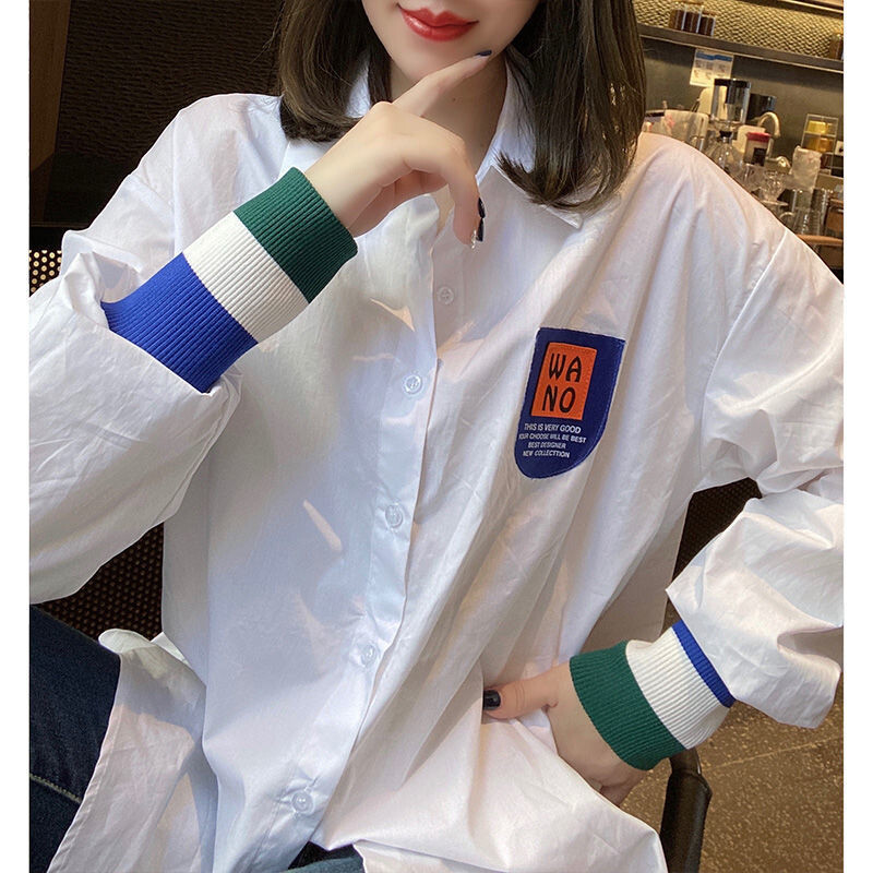 Vakarų stiliaus populiarūs sujungiami vidutinio ilgio moteriški marškinėliai pavasario rudeniniai nauji laisvalaikio temperamento marškinėliai moterims