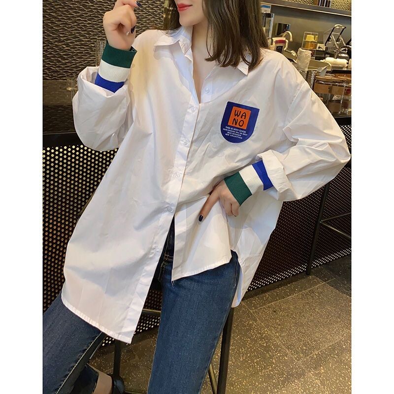 Vakarų stiliaus populiarūs sujungiami vidutinio ilgio moteriški marškinėliai pavasario rudeniniai nauji laisvalaikio temperamento marškinėliai moterims