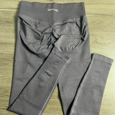 Impact säärised Naiste Curl Up Õmblusteta joogapüksid Kvaliteetsed säärised Madala soonikuga fitnesspüksid Kõrgelt venivad fitnessi säärised