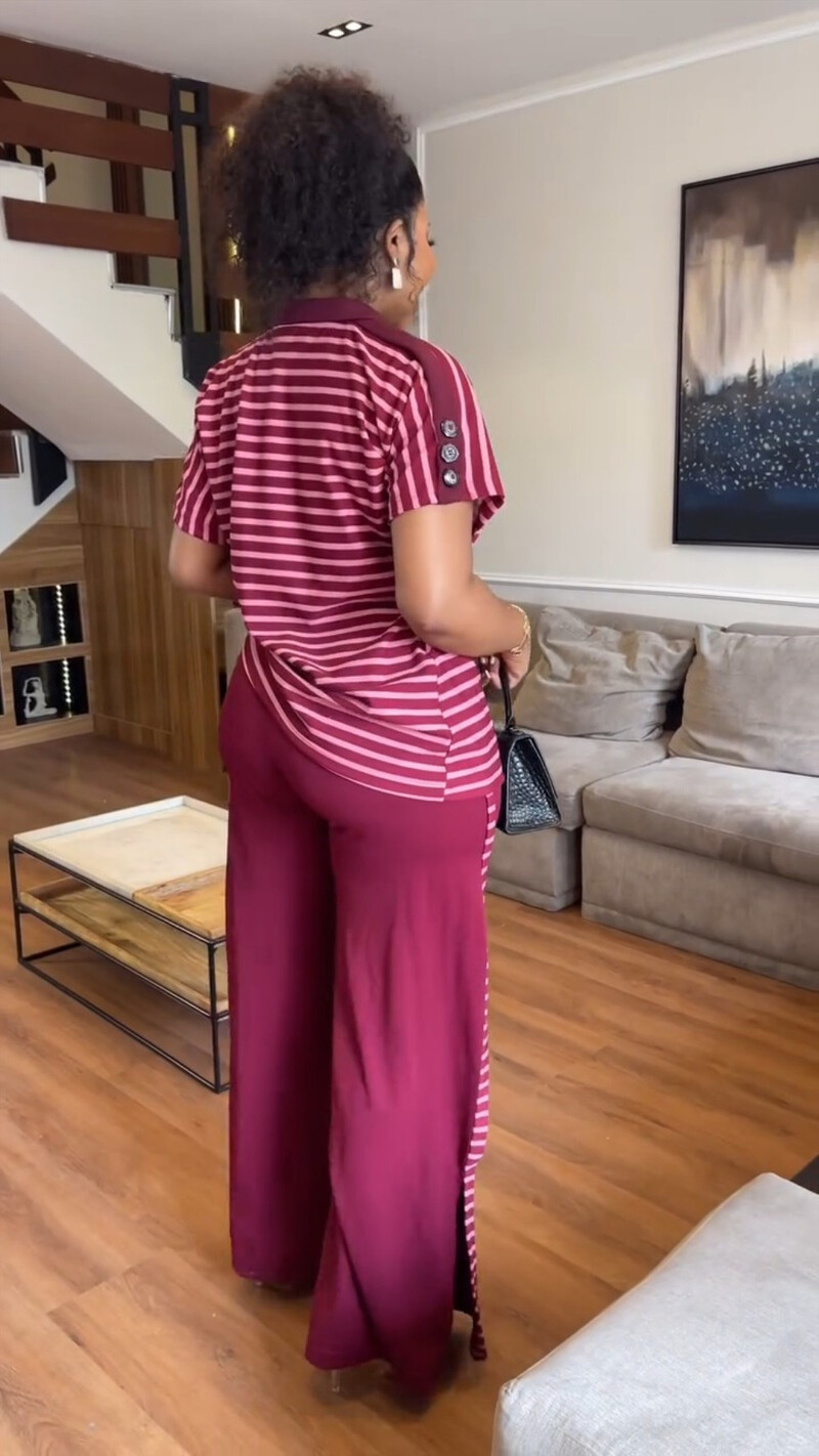 Vasaros mados dviejų dalių rinkinys moteriškas vienspalvis marškinėliai su apvaliu kaklu trumpomis rankovėmis, marginti plačiomis kelnėmis, laisvalaikio dviejų dalių rinkinys