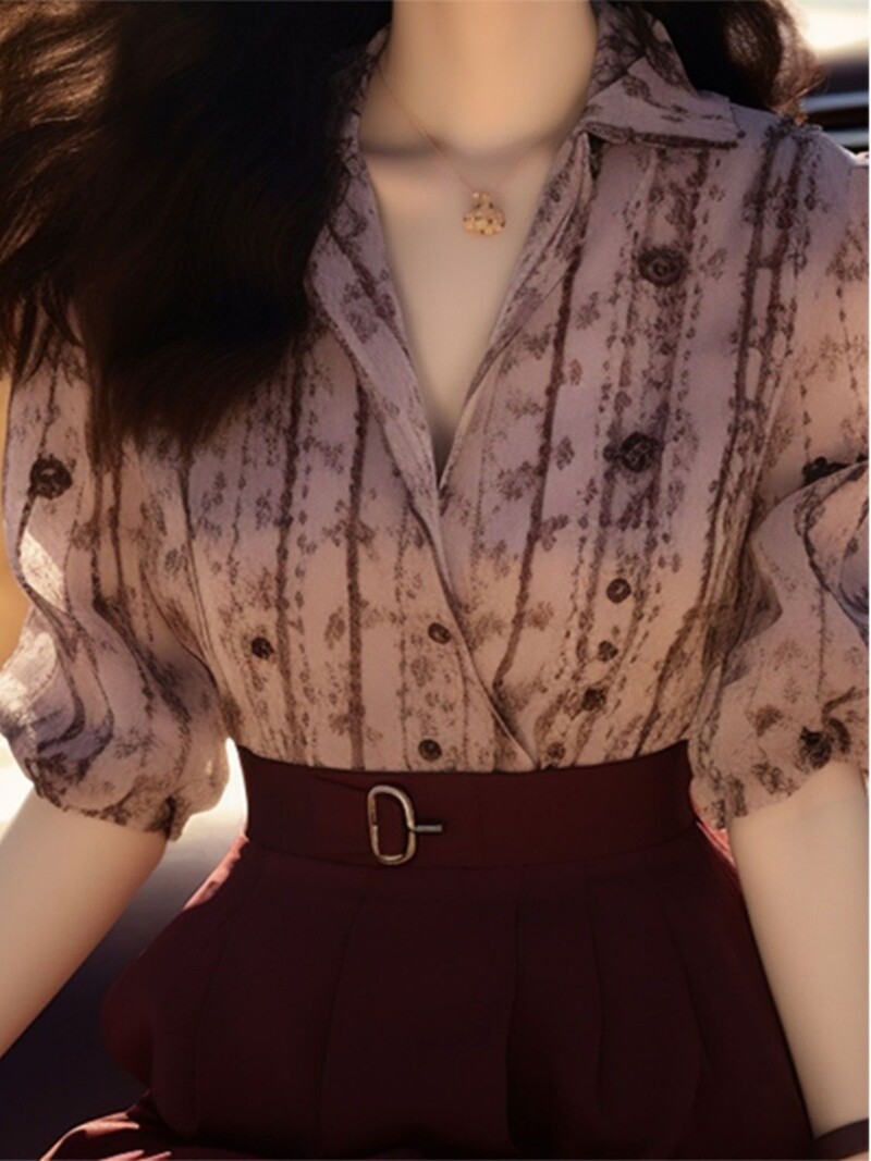 Prancūziško stiliaus unikalūs ir prašmatnūs viršutinio dizaino nišiniai retro Honkongo stiliaus marškinėliai trumpomis rankovėmis moterims