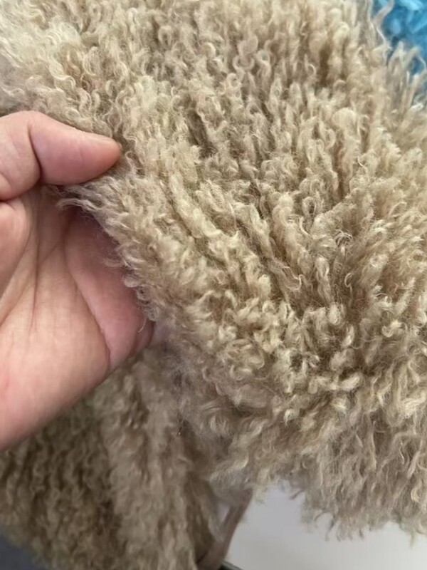 Joskaa pūkuotos raištinės liemenės, moteriškos hipsteriškos, seksualios, gilios V formos iškirptės, be nugaros surišamos viršutinės dalies žieminės mados šiltos liemenės vidurnakčio klubinė apranga