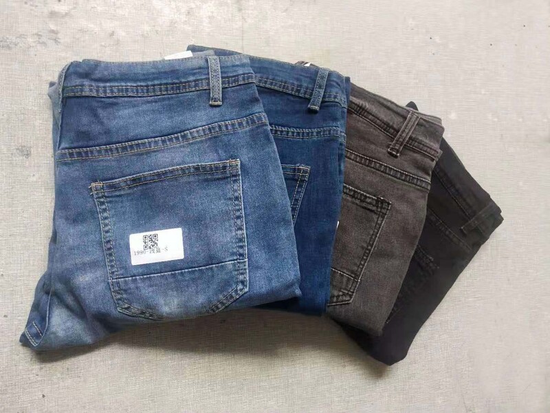 Madingi juodi plėšyti siauri džinsai Vyriški Harajuku plėšyti kelnės Liekni džinsai Klasikiniai elastiniai medvilniniai ploni džinsai Vyriški drabužiai Gatvės drabužiai