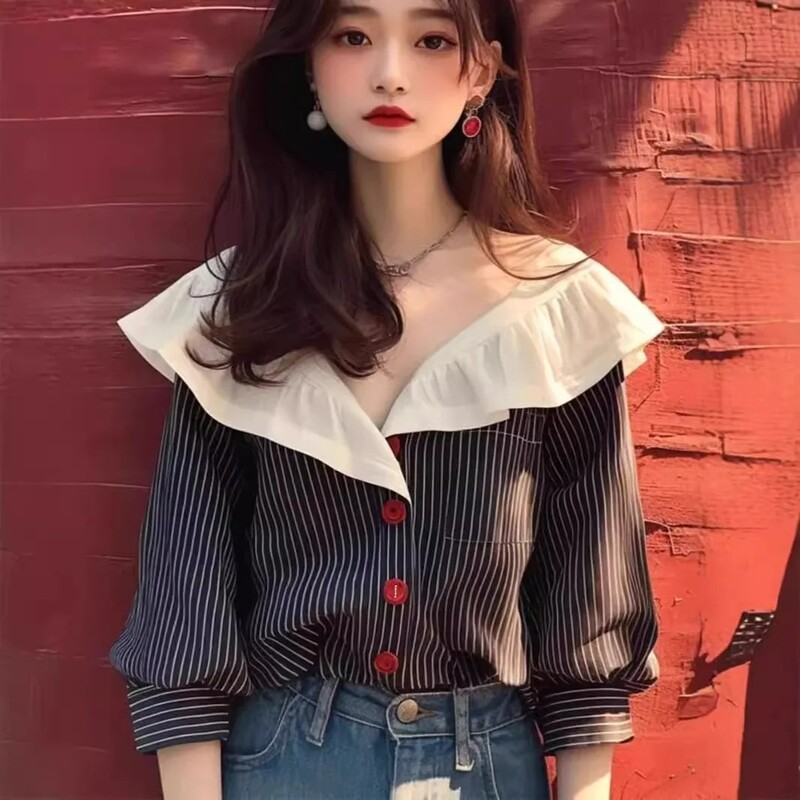 2024. gada agrā rudens jauna NicheDesign SensibilityTopPetite unikāls melnbalts svītru krekls, kas samazina vecumu lelles apkakle ar pogu