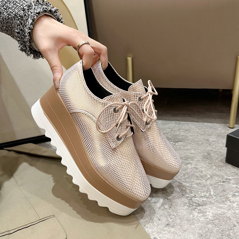 Užsienio prekyba didelių dydžių moteriški batai 2022 m. pavasaris ir ruduo Nauji europietiški ir amerikietiški suvarstomi platforminiai batai storais padais Vienviečiai batai moterims vietoje didmeninė prekyba